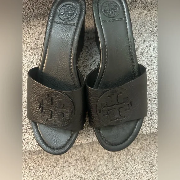 Tory Burch Embossed Black Leather Clogs - Picture 1 of 6